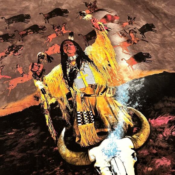 ★ Vintage 1991 Native American / Indian T-Shirt by The Mountain ★ - Picture 3 of 7